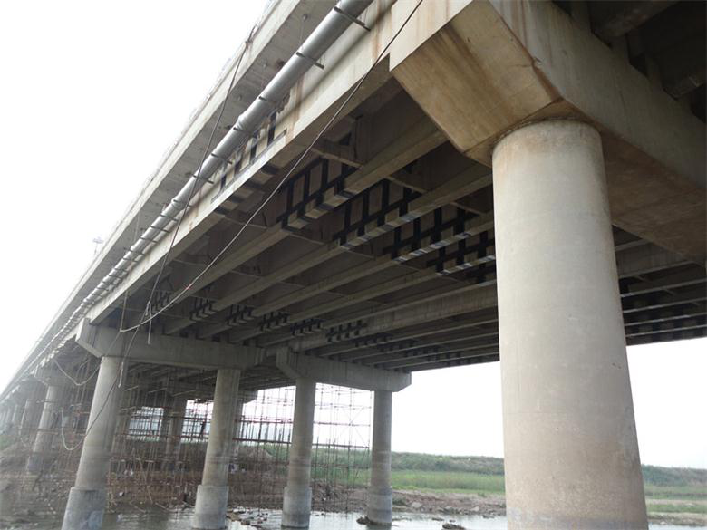 橋梁建設(shè)出現(xiàn)開裂要怎么處理？