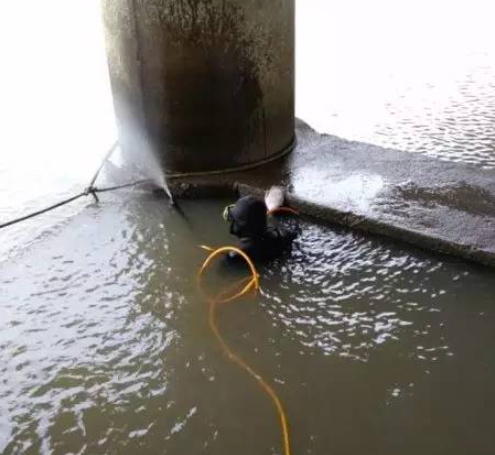 水下超級(jí)英雄碳纖維布，加固海洋建筑的隱形力量